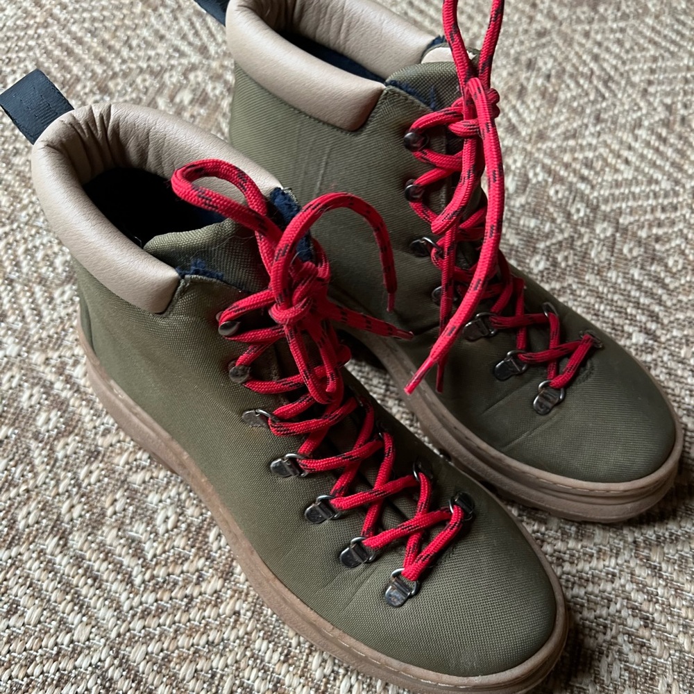 Thesis Weekend Hiking boot